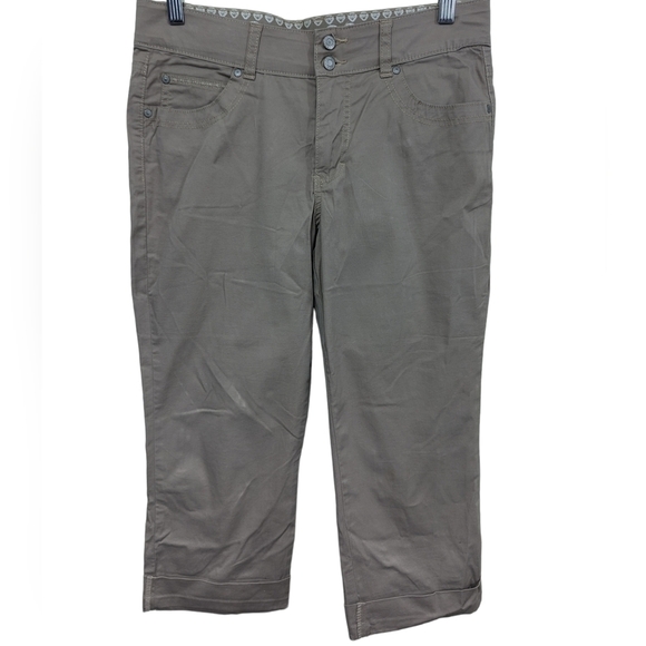 Bandolino Pants - Bandolino NWOT Capri Pants Sz 6